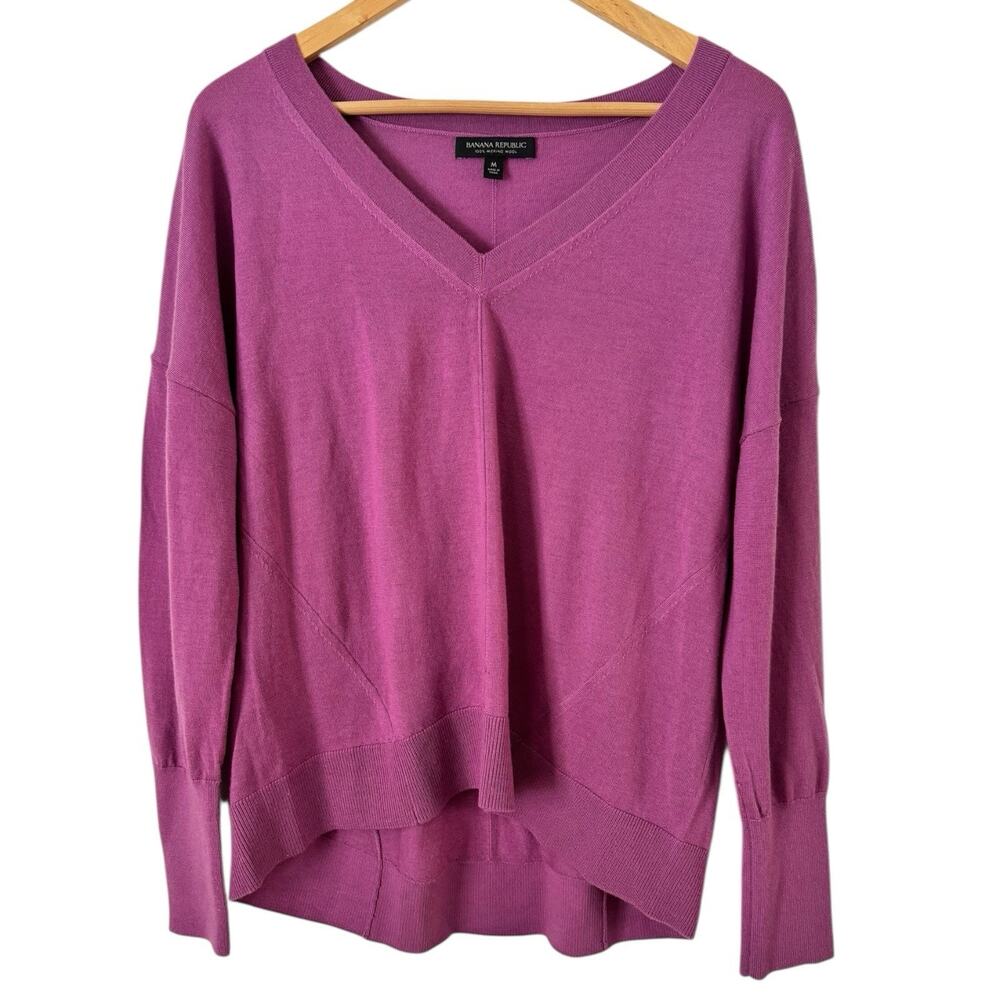 Banana Republic 100% Merino Wool V Neck Women’s Sweater Size Medium